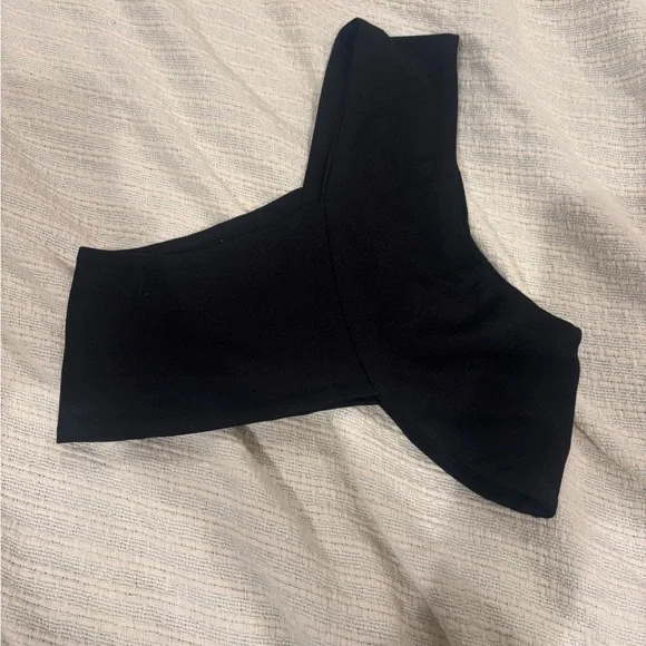 Edikted Black One-Shoulder Top - Picture 2 of 4